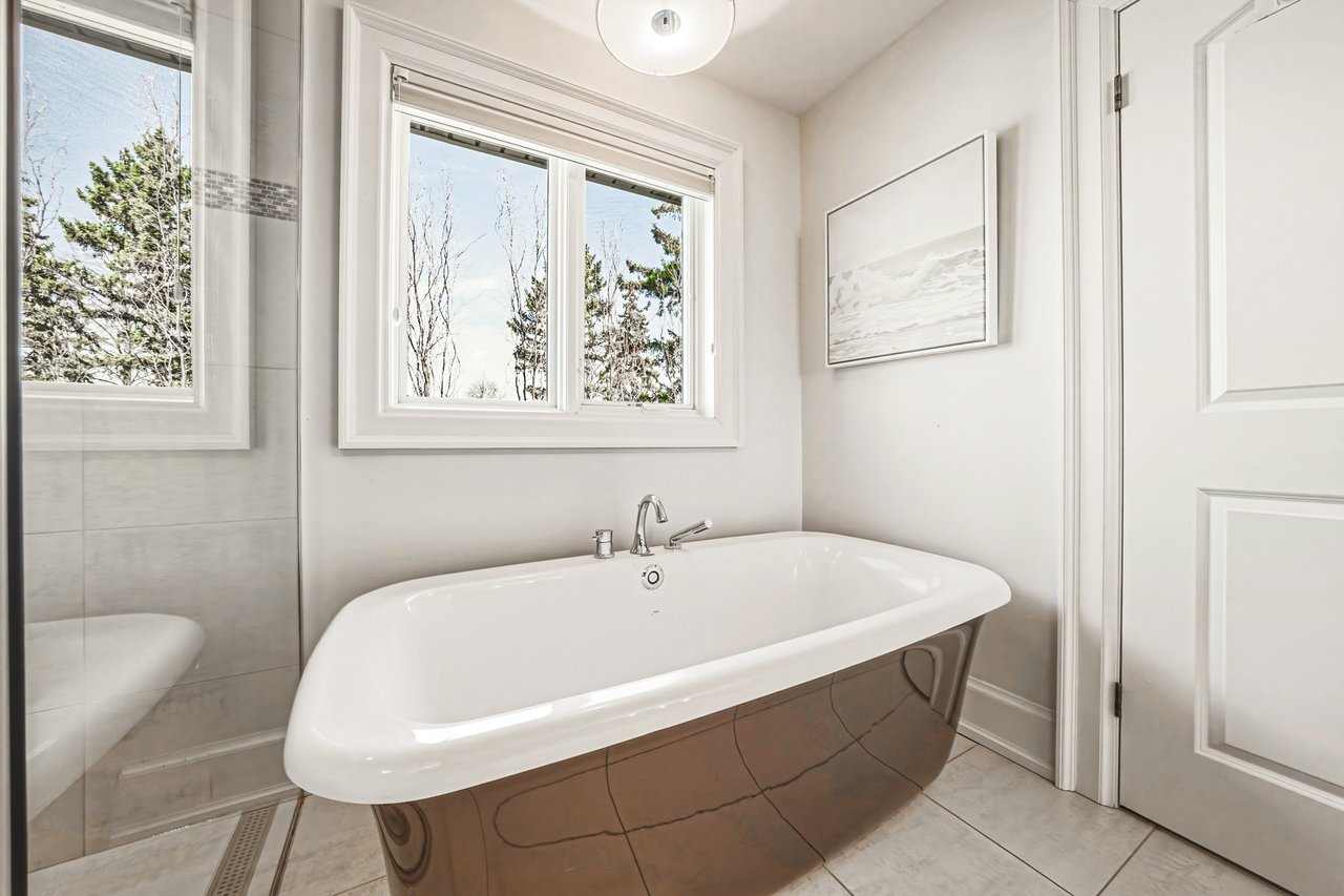 Custom South Aldershot Retreat