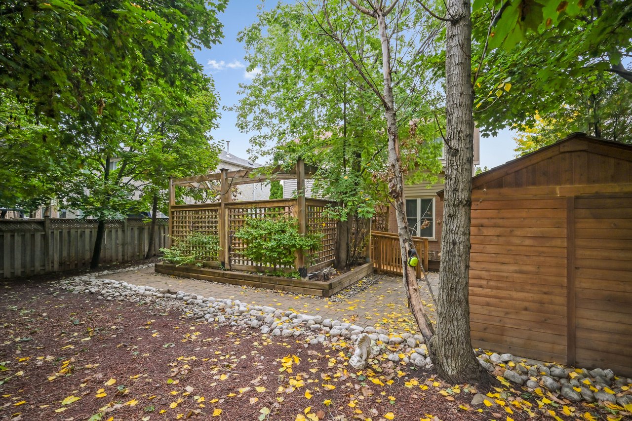 Detached Fixer Upper in River Oaks 