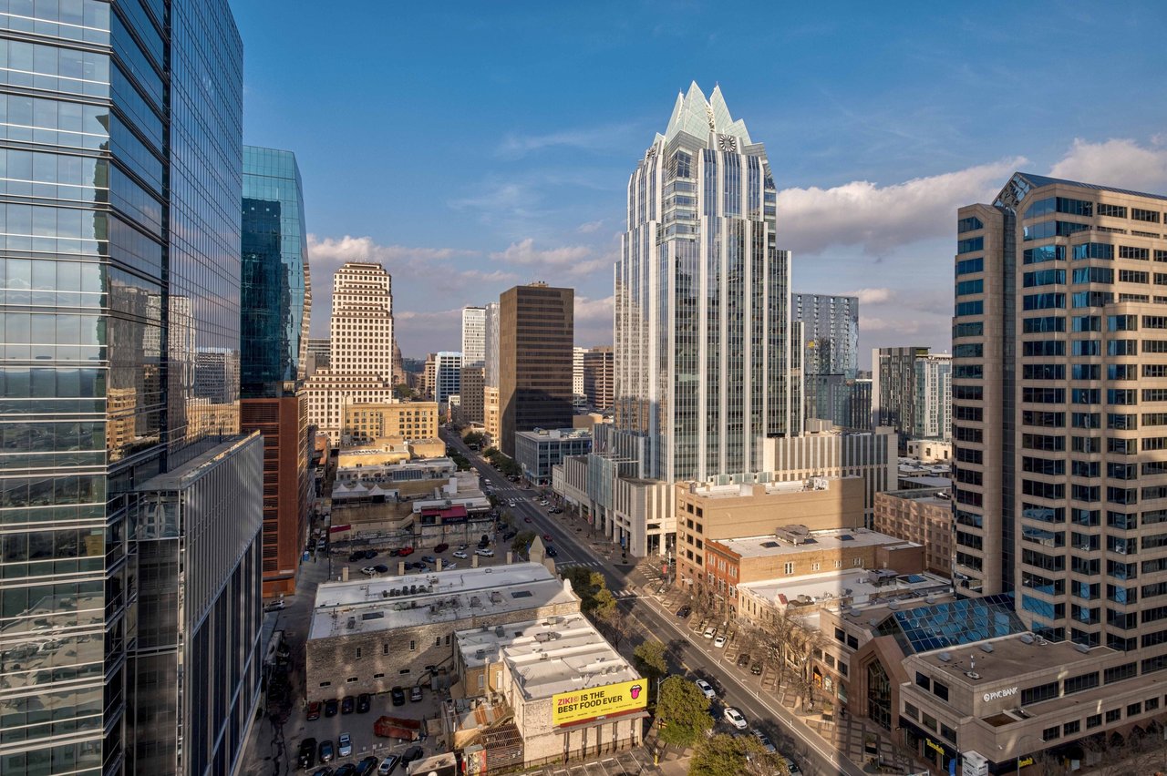 200 Congress Ave #18AE