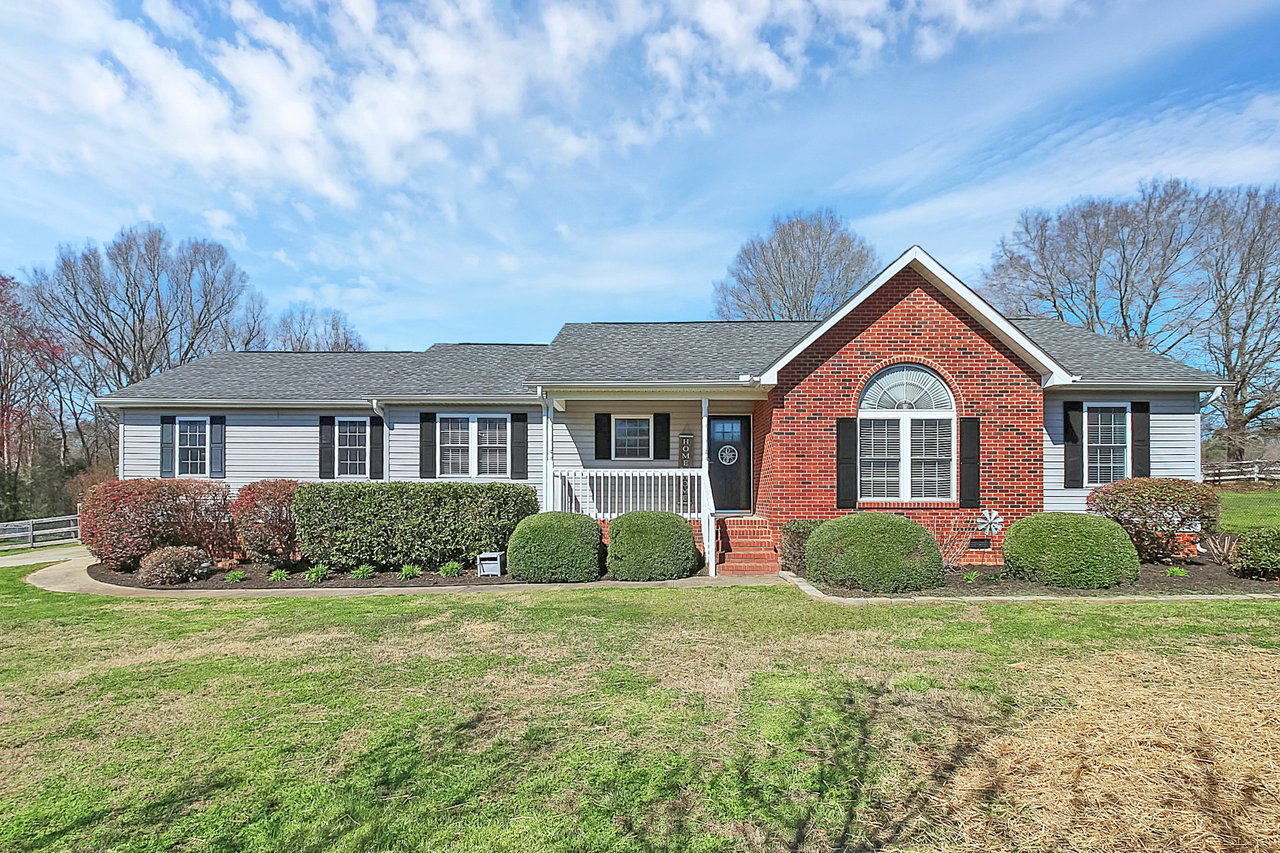 1092 Hall Spencer Road