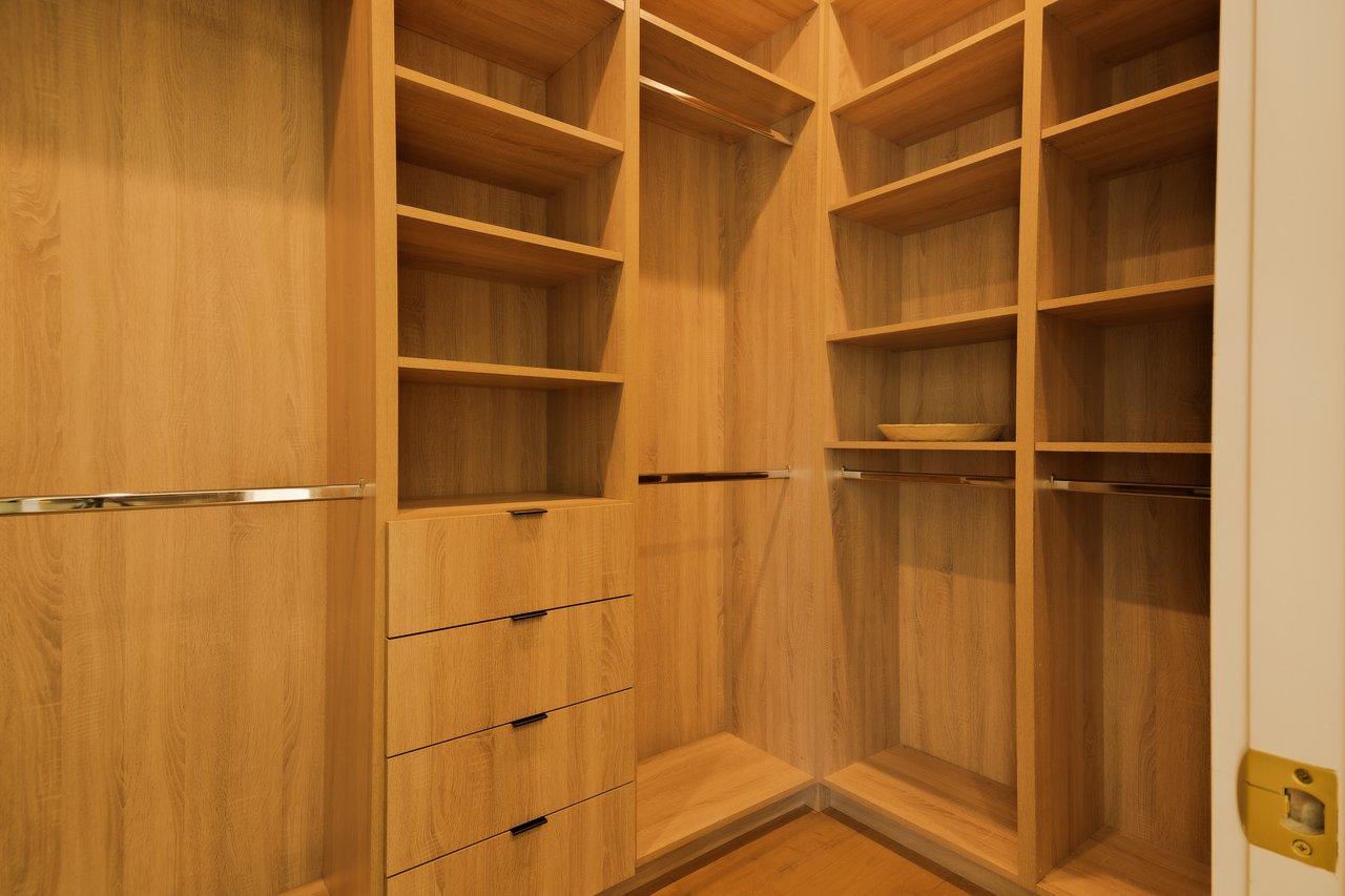 4261 Denny Ave, Toluca Lake 