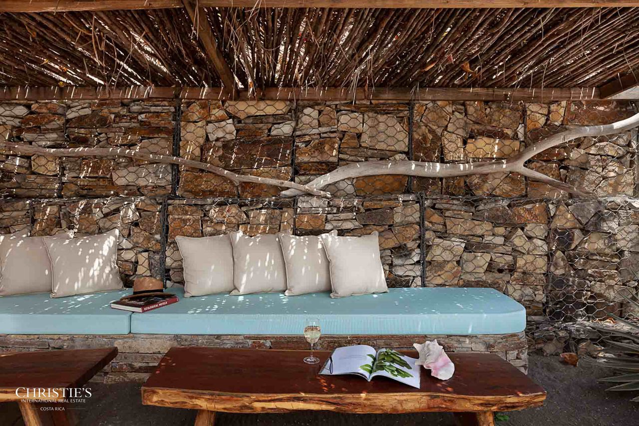 Mandla Boutique Coastal Retreat with World-Class Surf