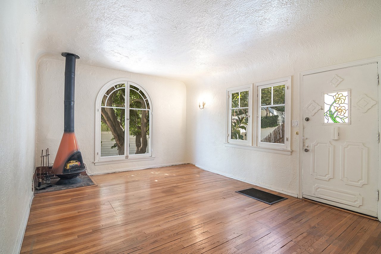 6131 Glen Tower St.