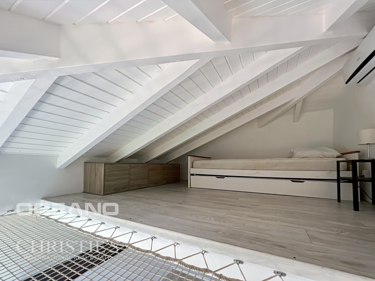 3 BEDROOMS - LARGE GARDEN - CUL DE SAC