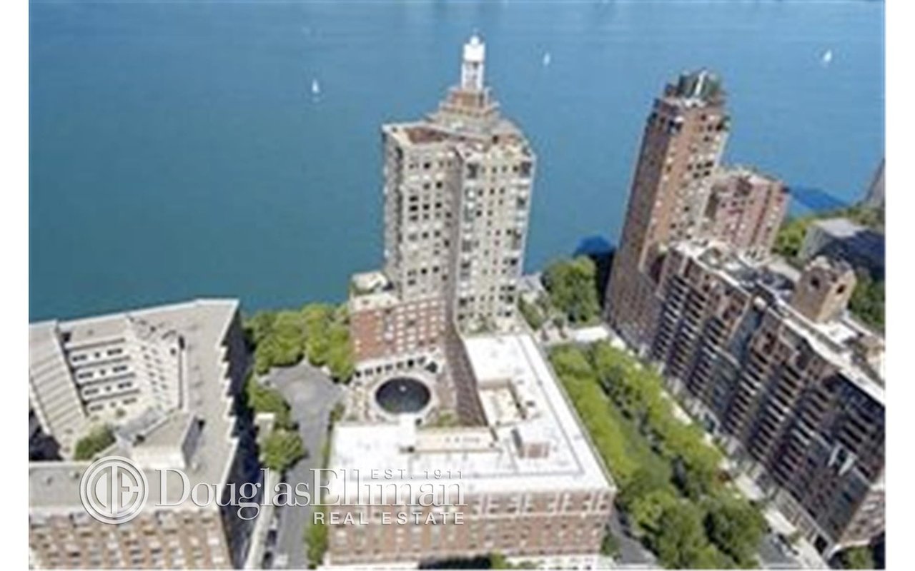380 Rector Pl, #20H