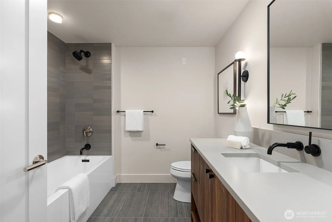 238 4th Avenue #300