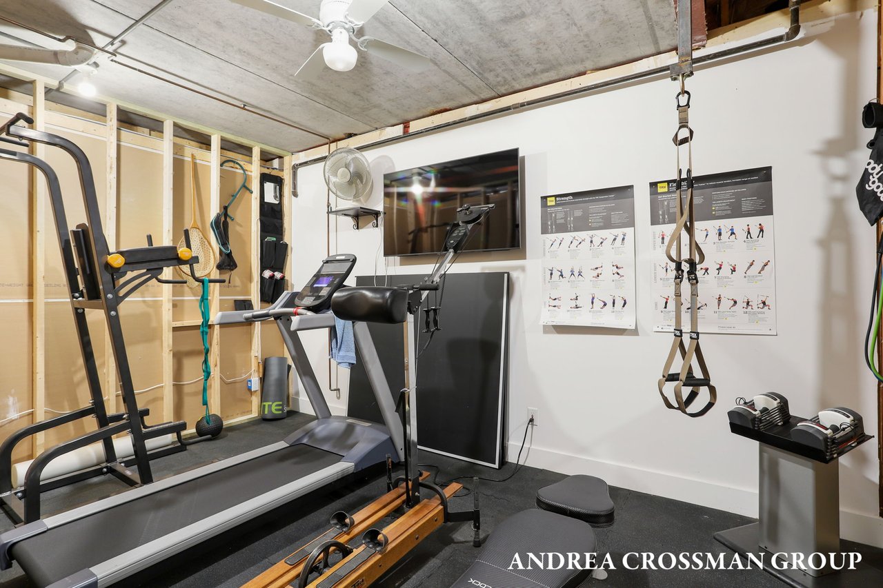 9565 Whispering Sands Dr