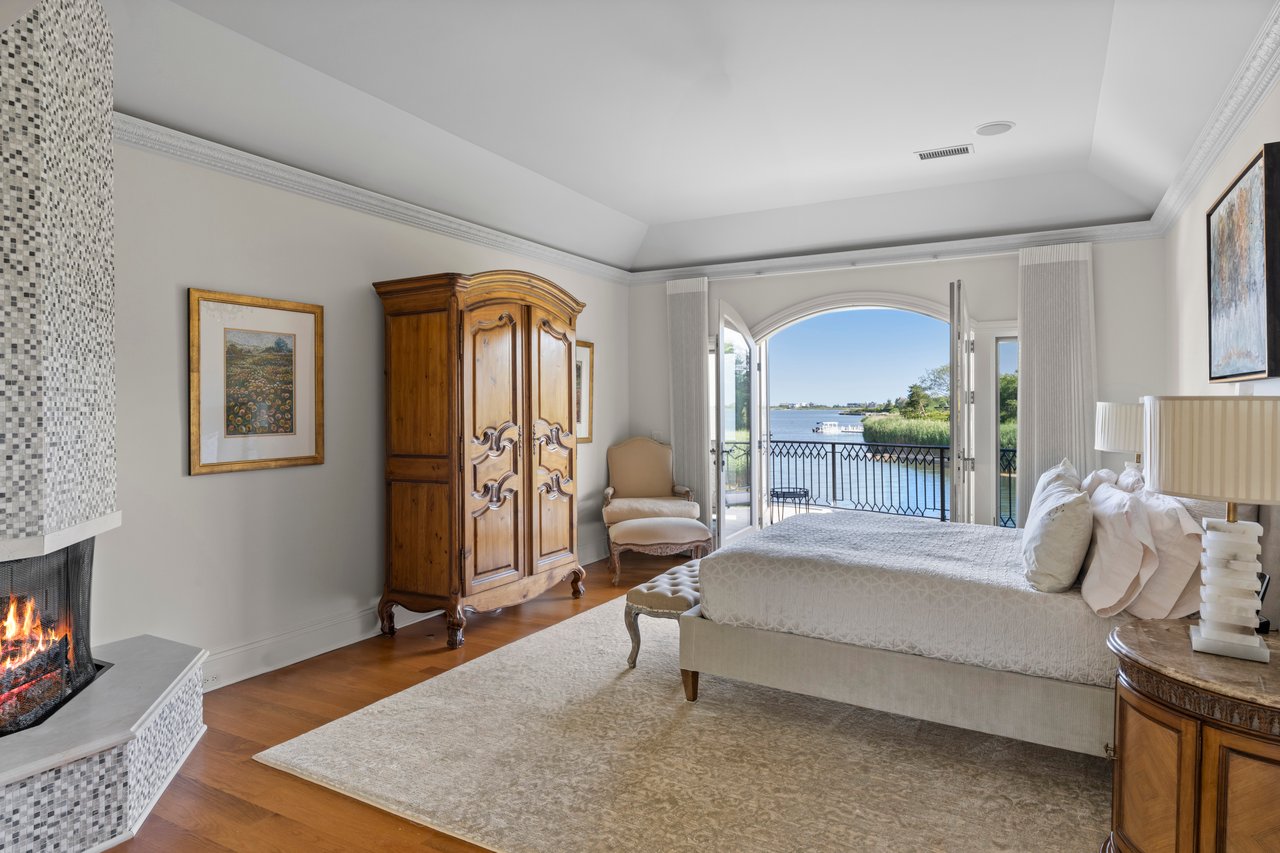 Ondine: An Extraordinary Mecox Bay Waterfront Estate