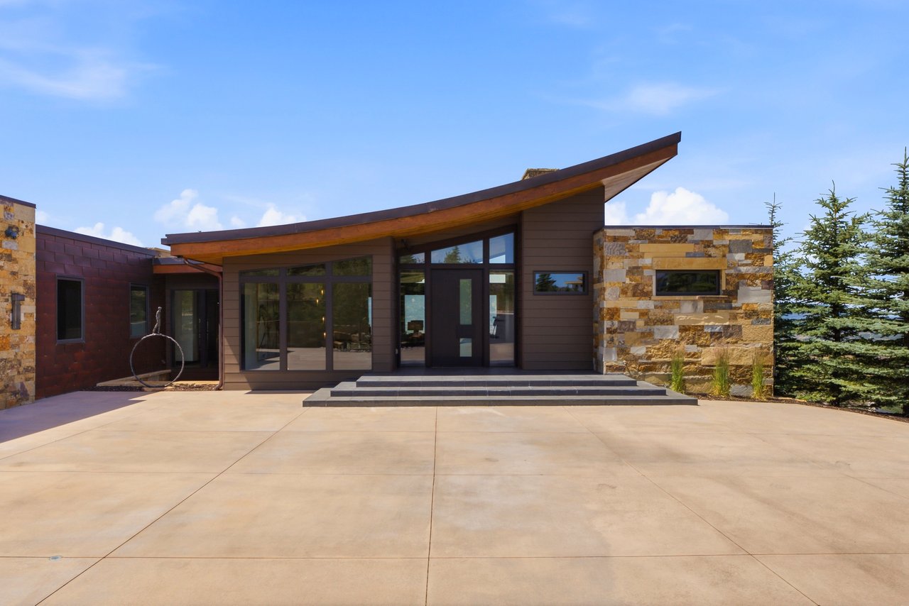 Top-of-Promontory Architectural Estate — Furnished & Turnkey - Front-Row Mountain Views