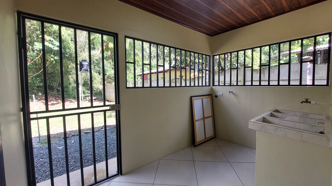 Affordable Home in Hatillo – Just 5 Minutes from Playa Dominical & Playa Linda