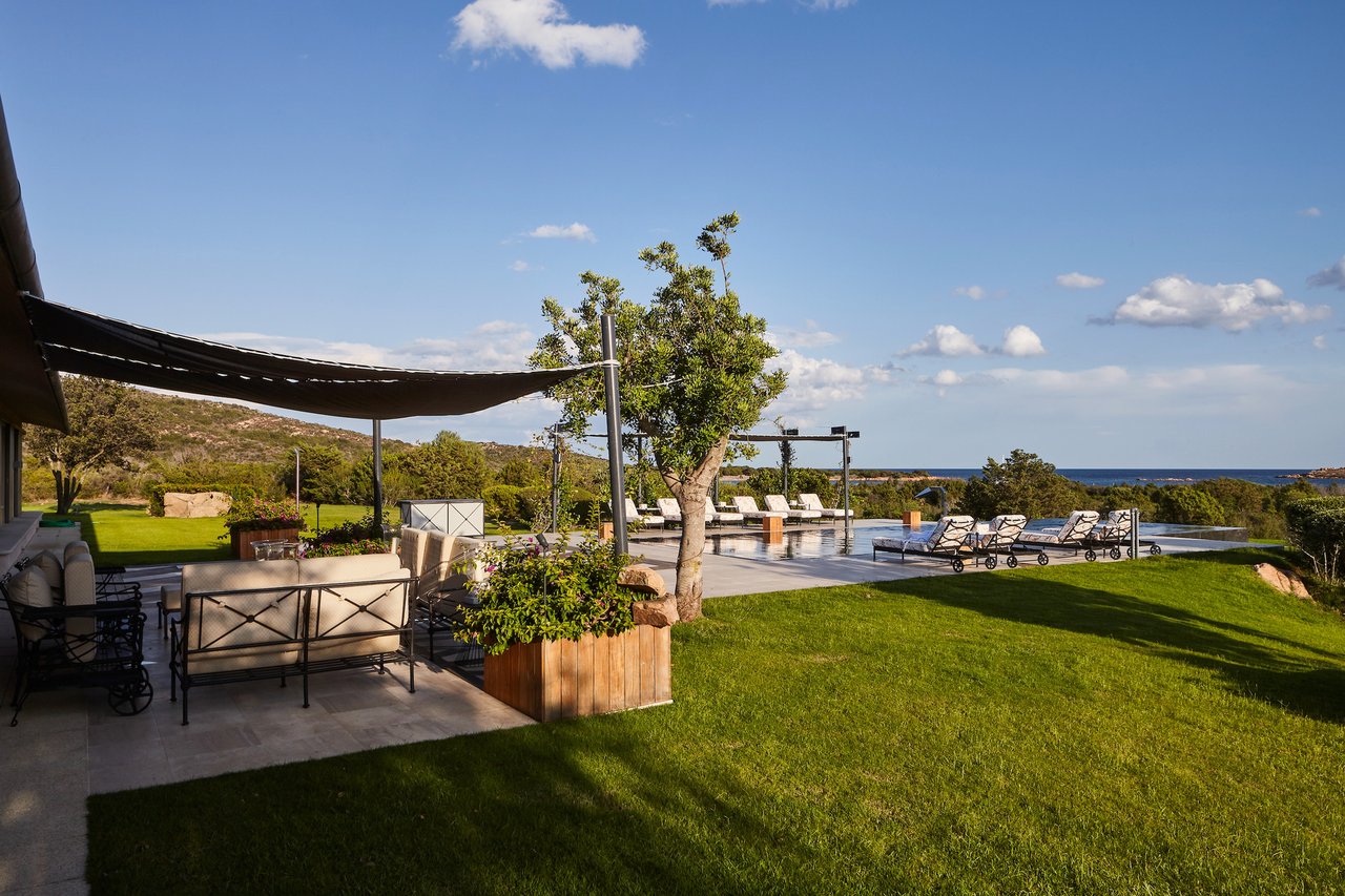 Breathtaking Beachfront Vacation Villa