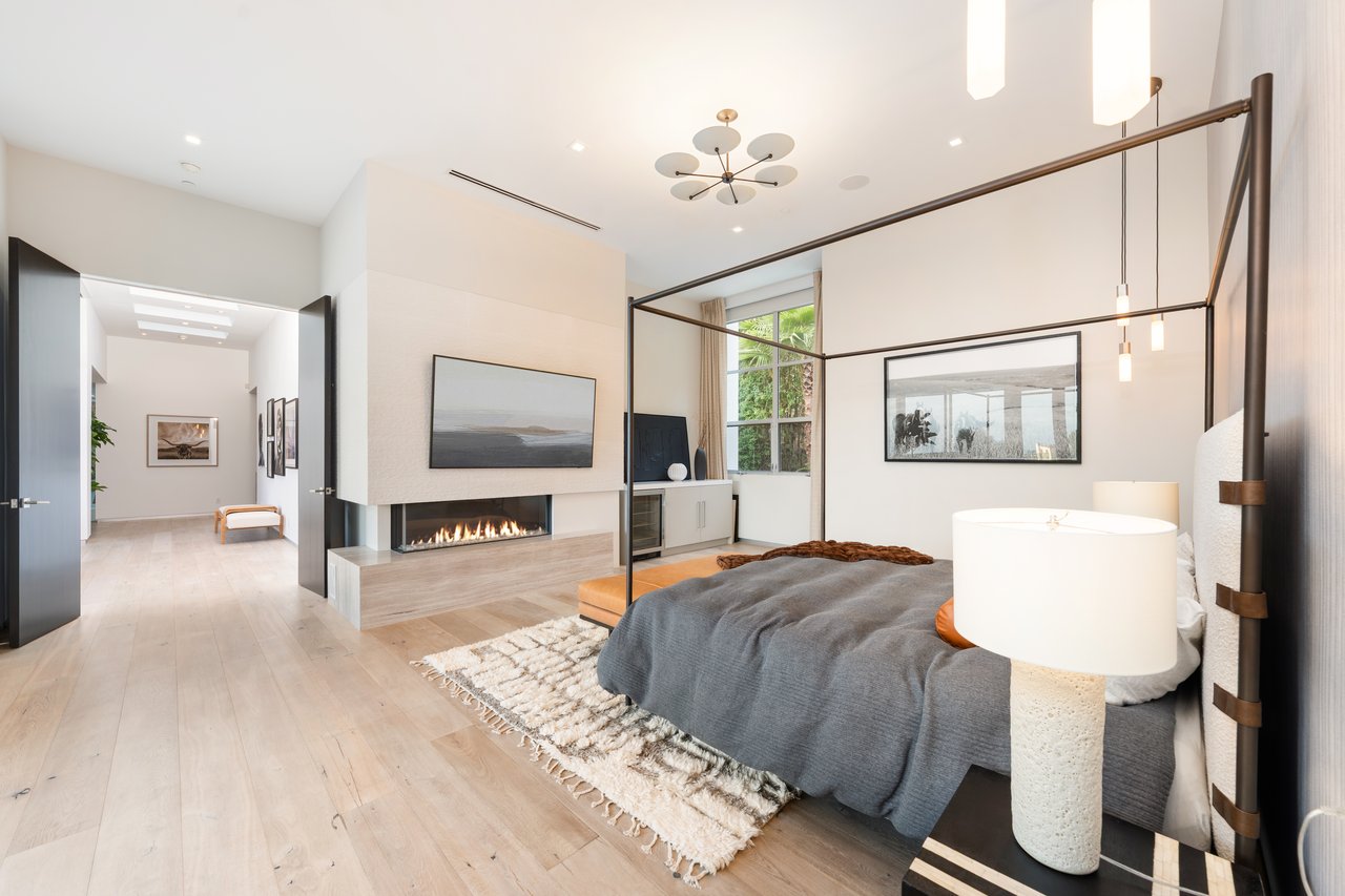 9311 Readcrest Dr, Beverly Hills