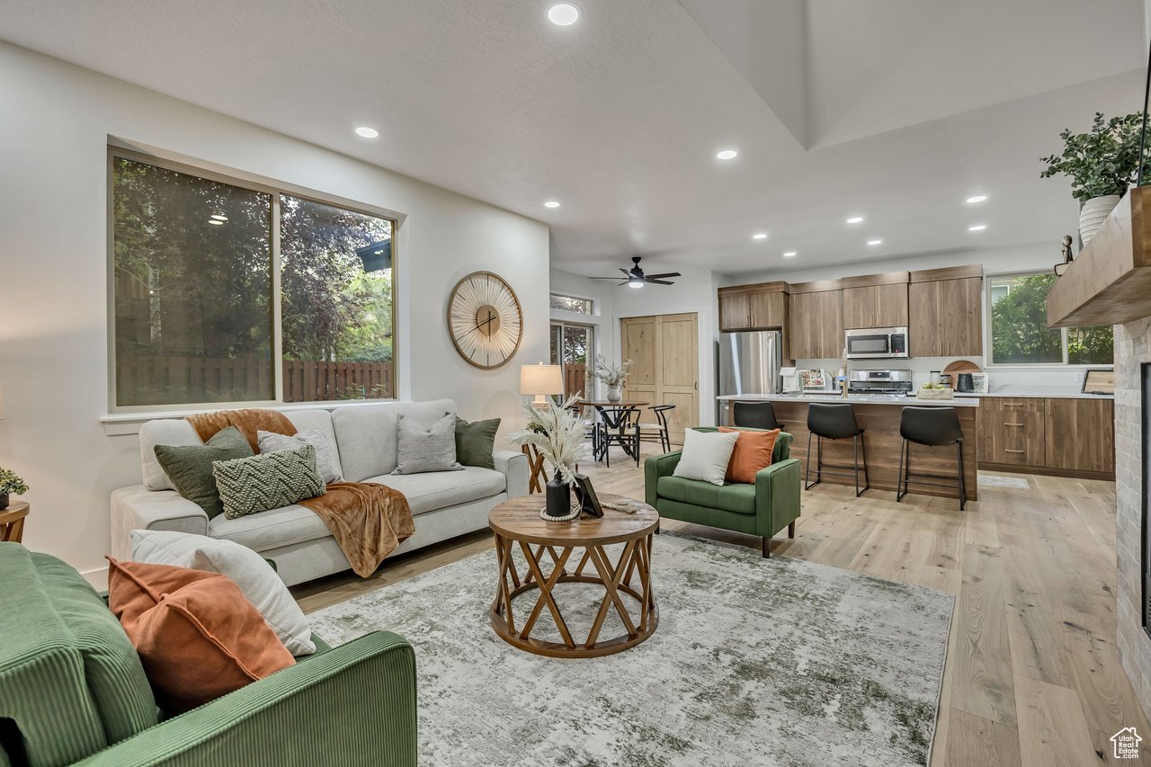 1037 Station Loop