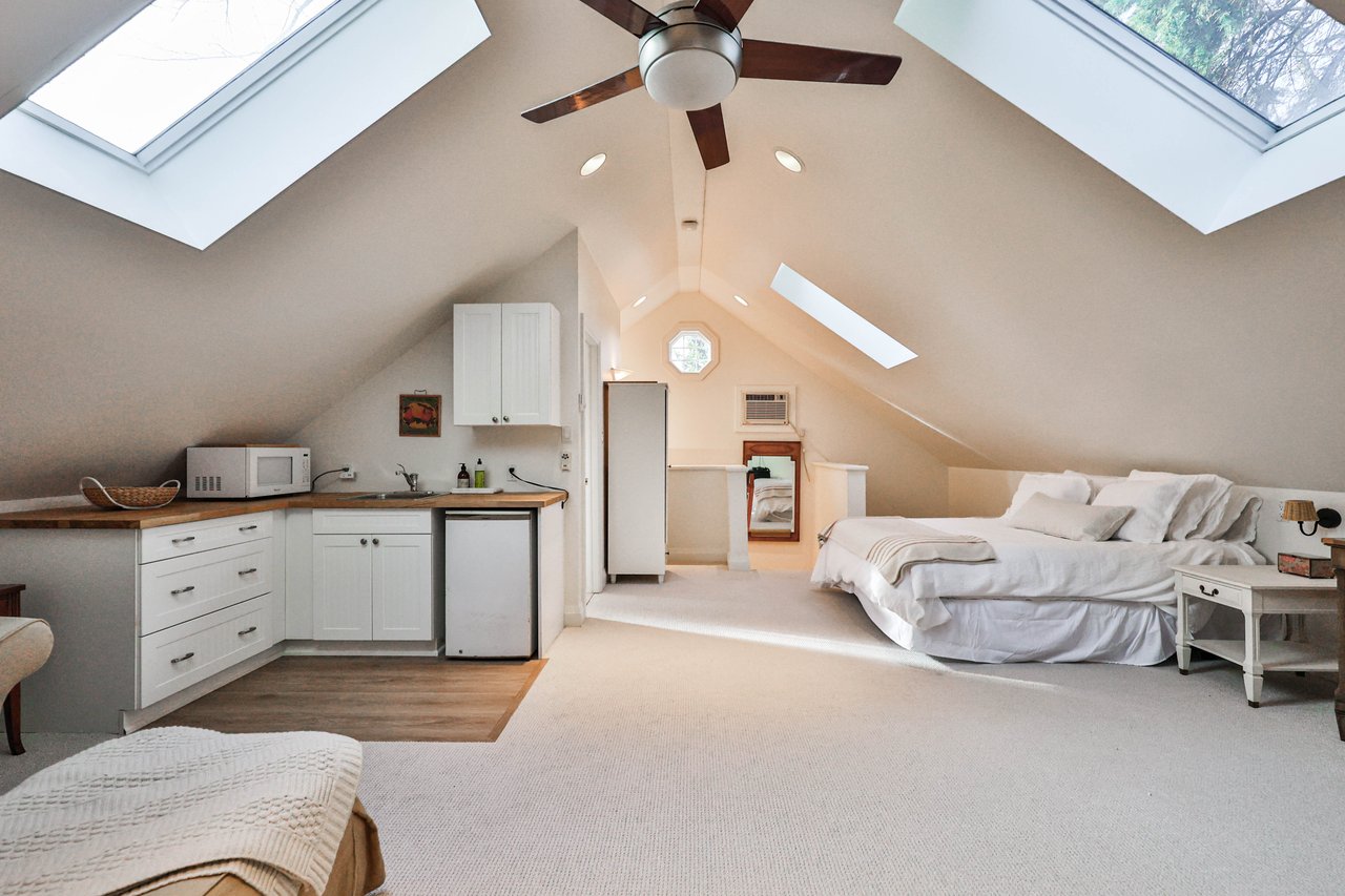 52 Kerr Street, Oakville