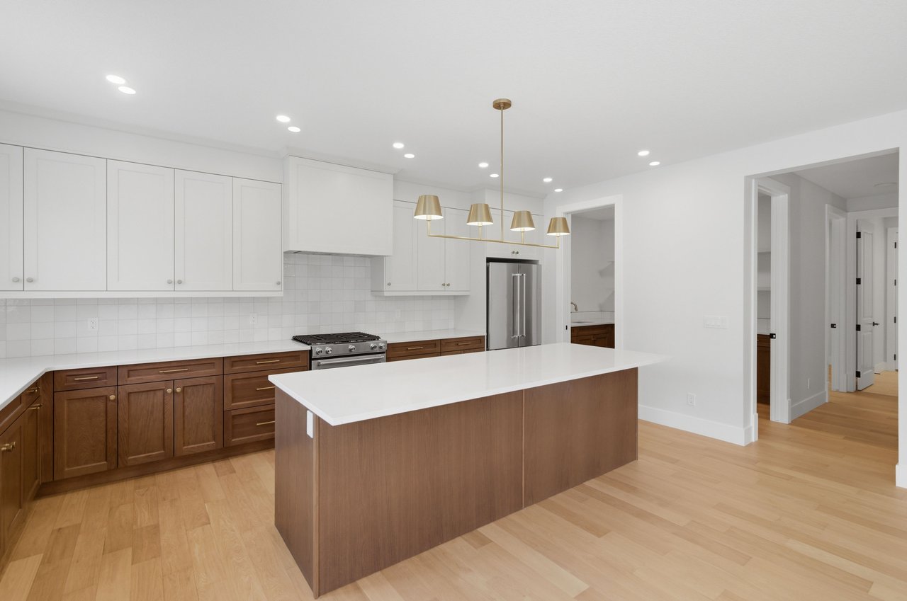 378 Bessborough Drive SW