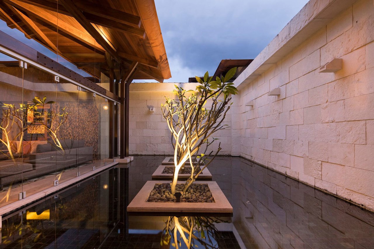 Tropical Single Story Estate, Santa Ana, San Jose