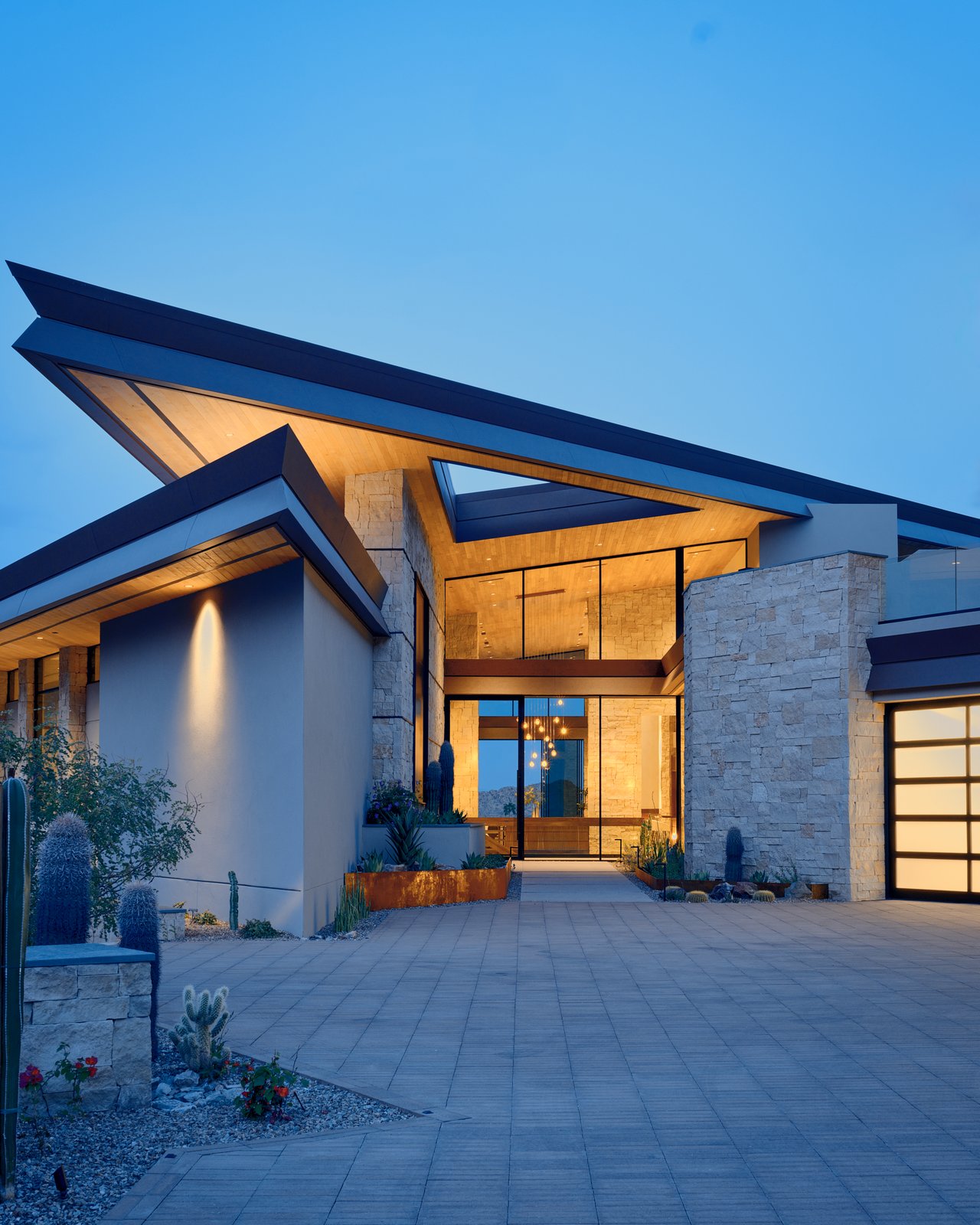 Luxury modern estate in Paradise Valley, AZ