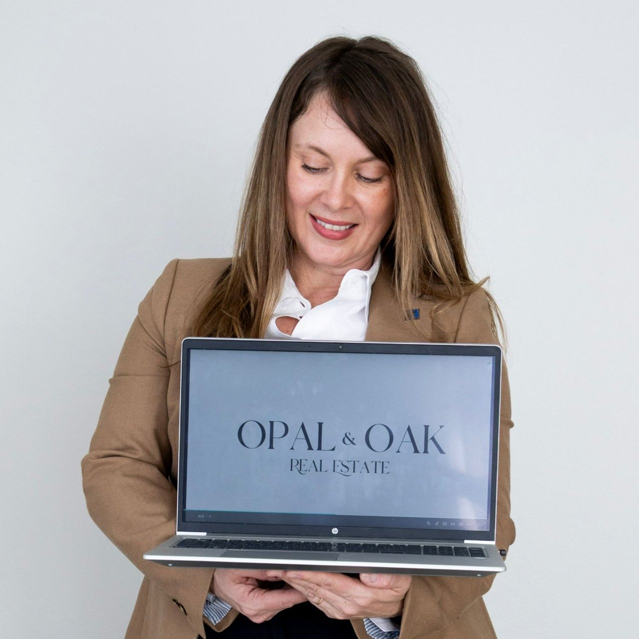 Stevie Toomey Iowa City, IA Real Estate Agent Headshot