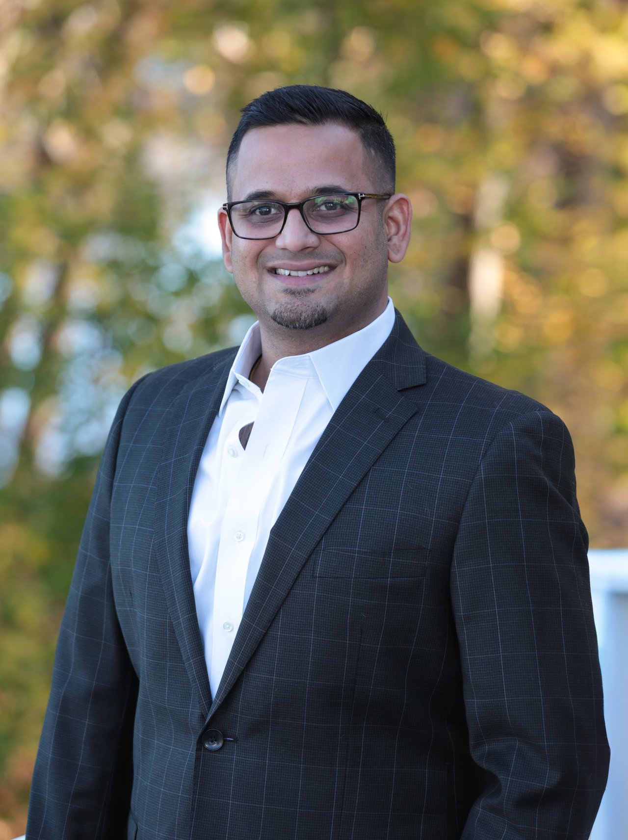 Neran Rohra Belmont, MA Real Estate Agent Headshot