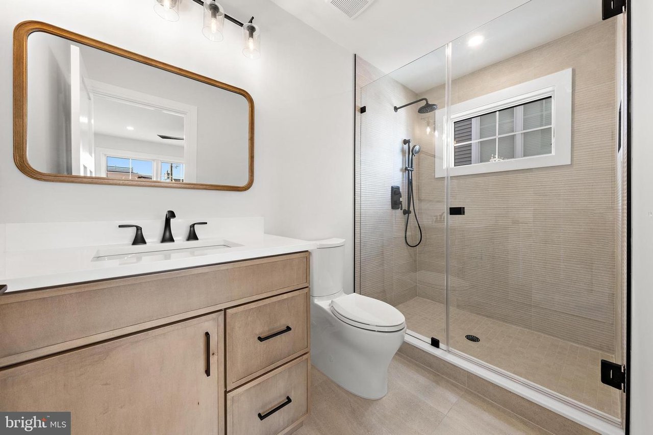 	352 N 5th St, Surf City Boro, NJ 08008