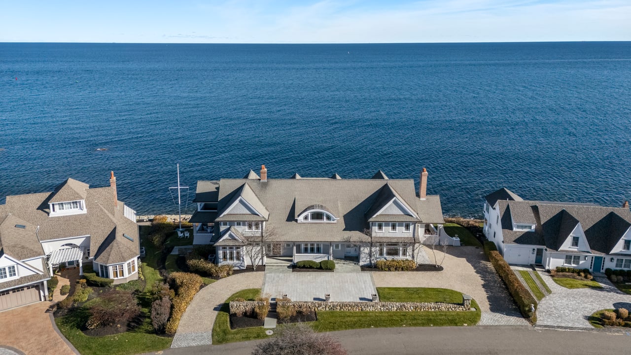 21 Circuit Ave, Scituate