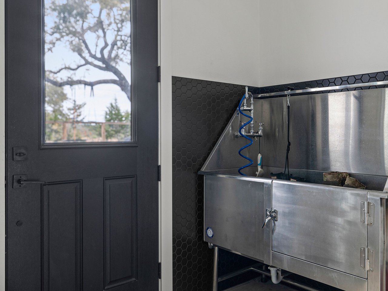 A Modern Hill Country Masterpiece at Creek Road Ranch