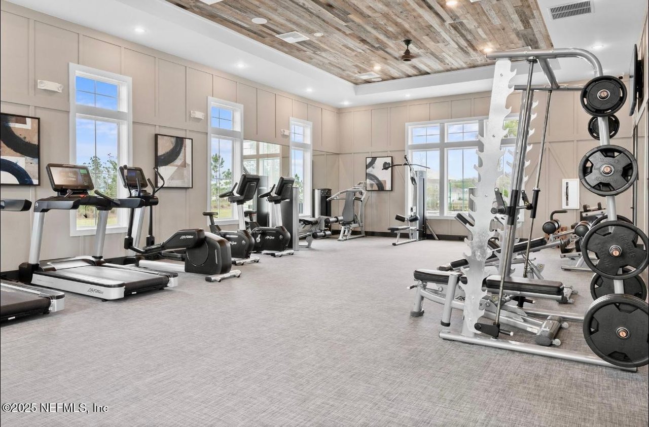 462 HILLENDALE Circle, St. Johns