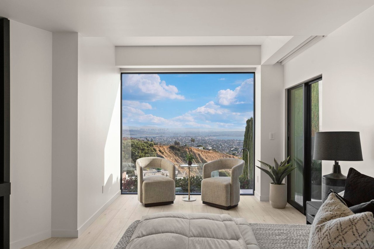 5811 Box Canyon Rd. La Jolla, CA