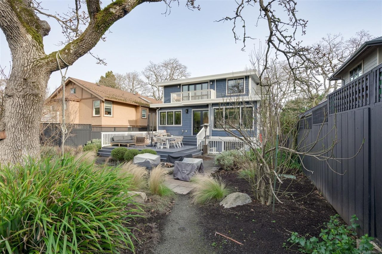 1248 Hewlett Pl