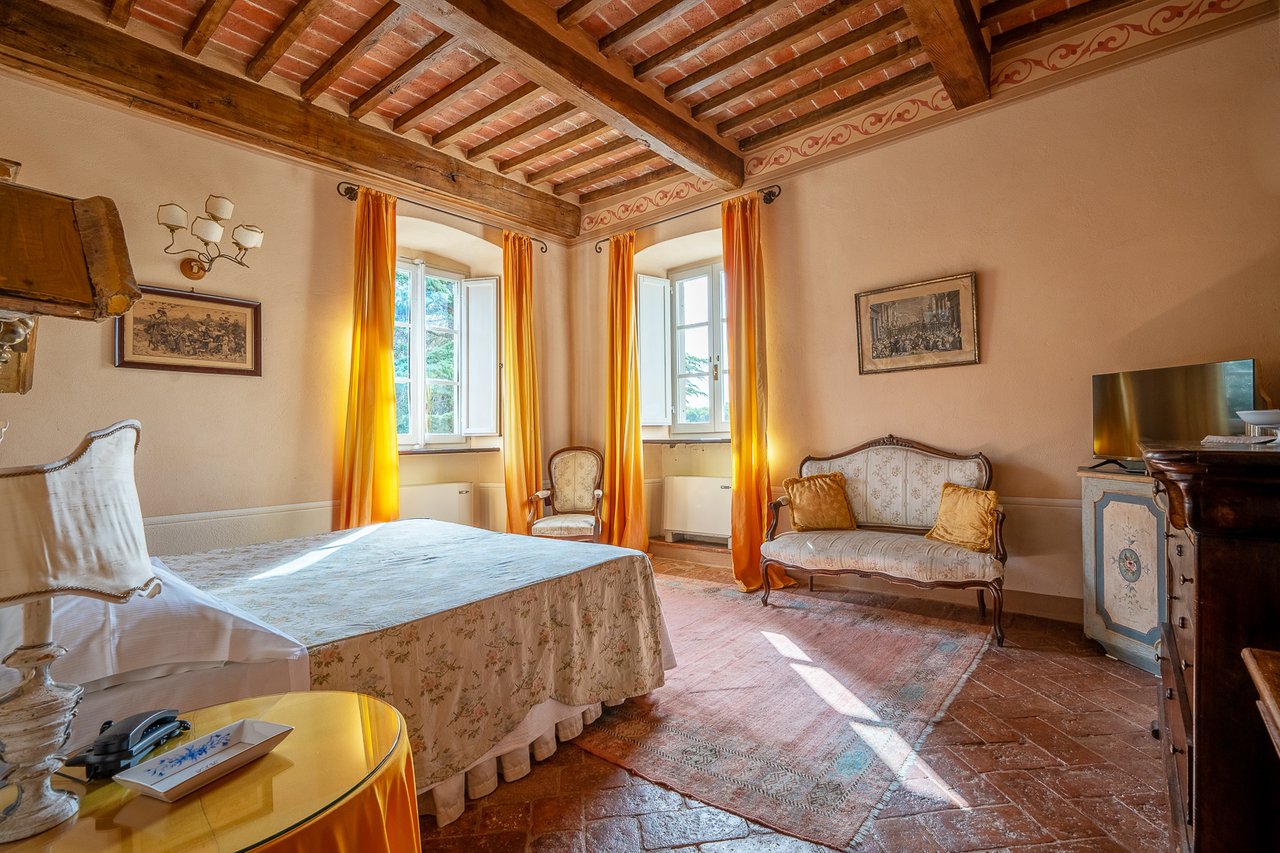 VILLA MECENATE