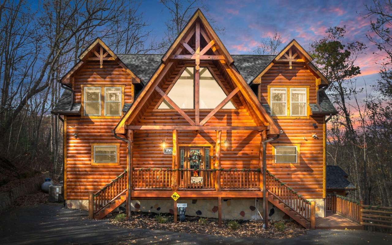 Wallace Luxury Spotlight | 1041 Vista Drive Gatlinburg, TN 37738
