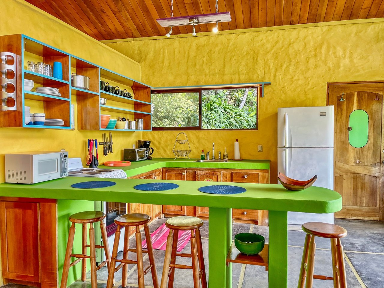 2.35 ACRES- 2 Bedroom Colorful Jungle Home With Ocean Views, Privacy, Room To Build More, Only 10 Min To Dominical!!!