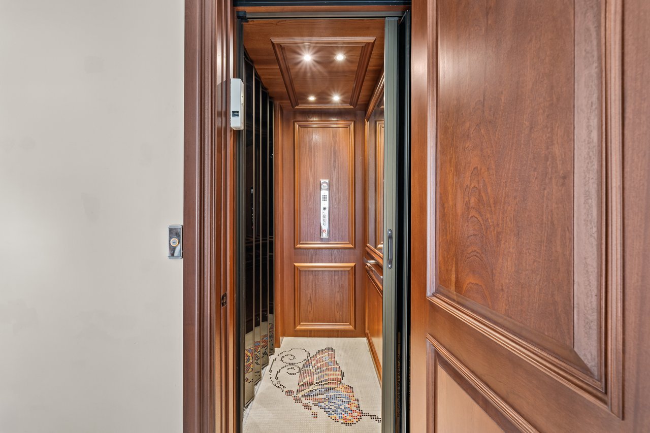 150 Edgewater Drive