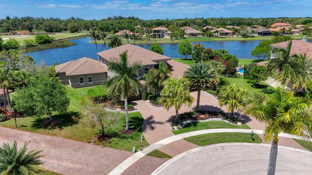 11135 Lynwood Palm Way