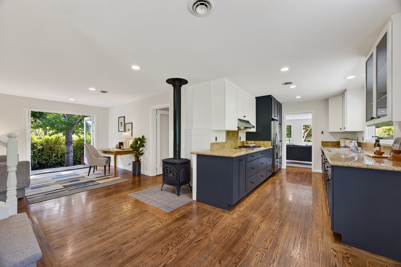 82 Shady Lane, Ross