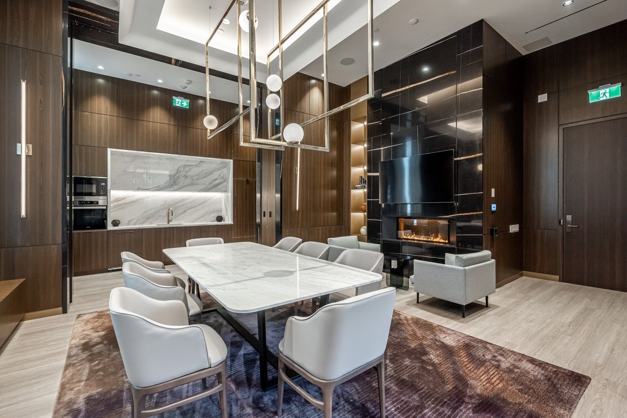 A Grande Penthouse In The Annex
