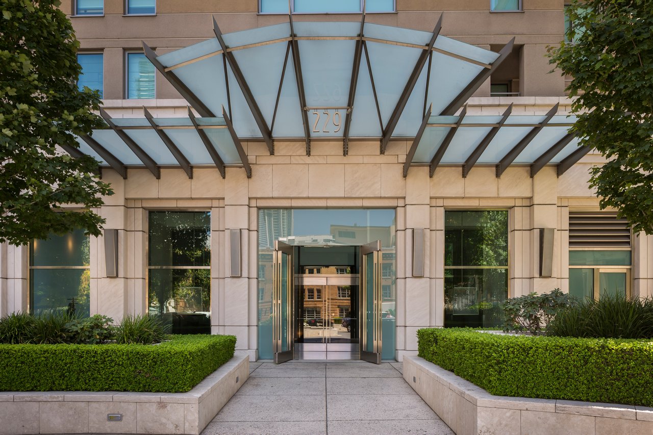 Elevated Corner with Downtown/Bay Views