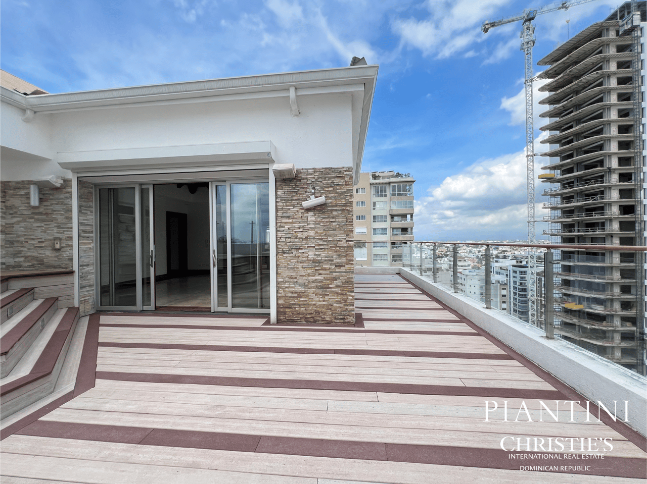 The Grand Penthouse, Ensanche Piantini
