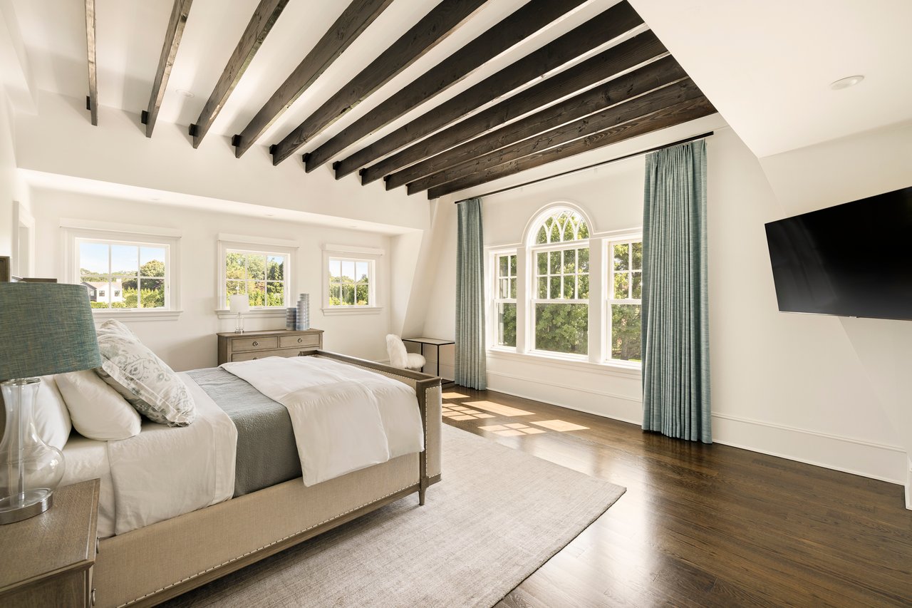 Bridgehampton South Turnkey 