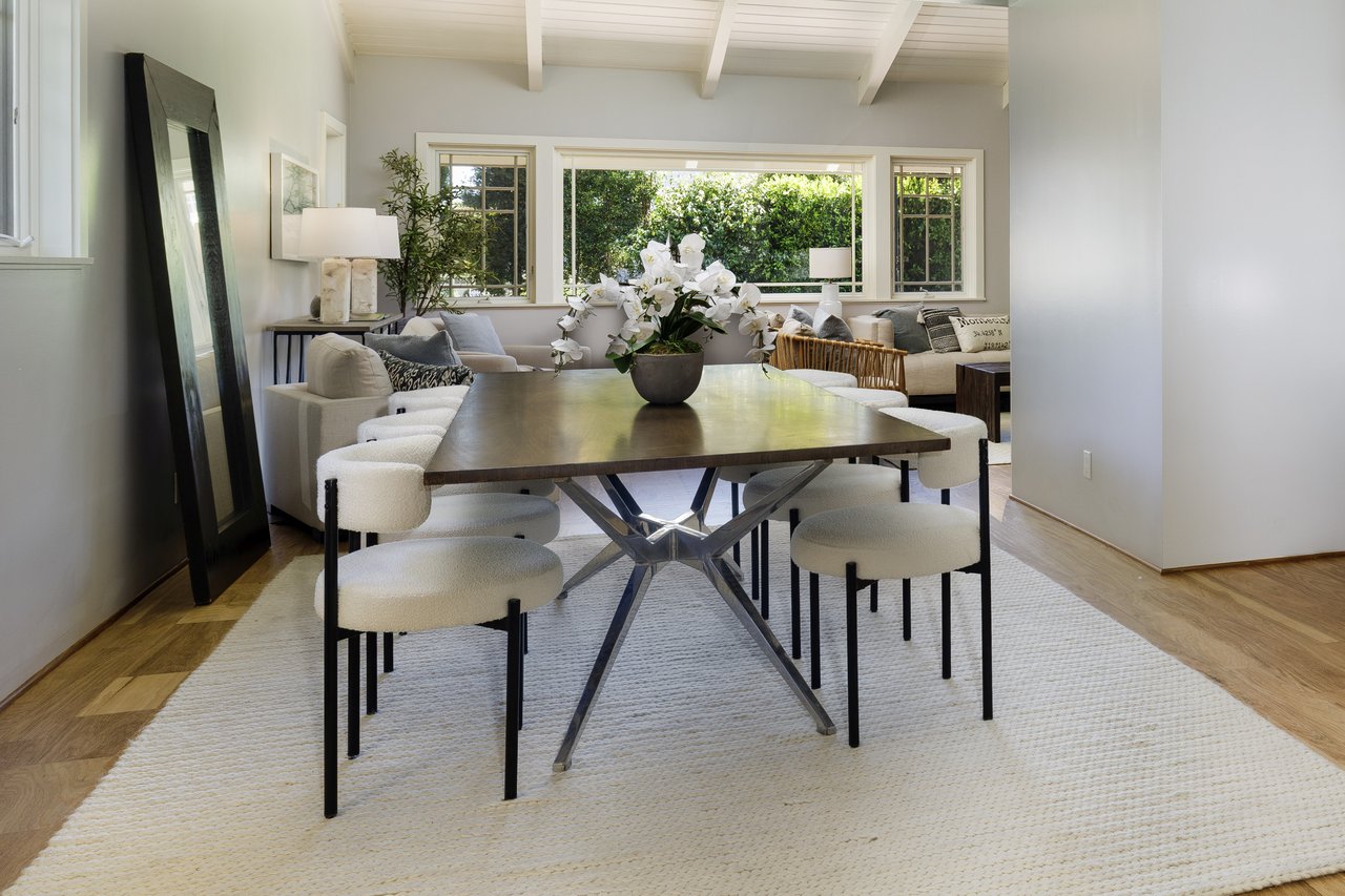 Four Bedroom Home Near Butterfly Beach