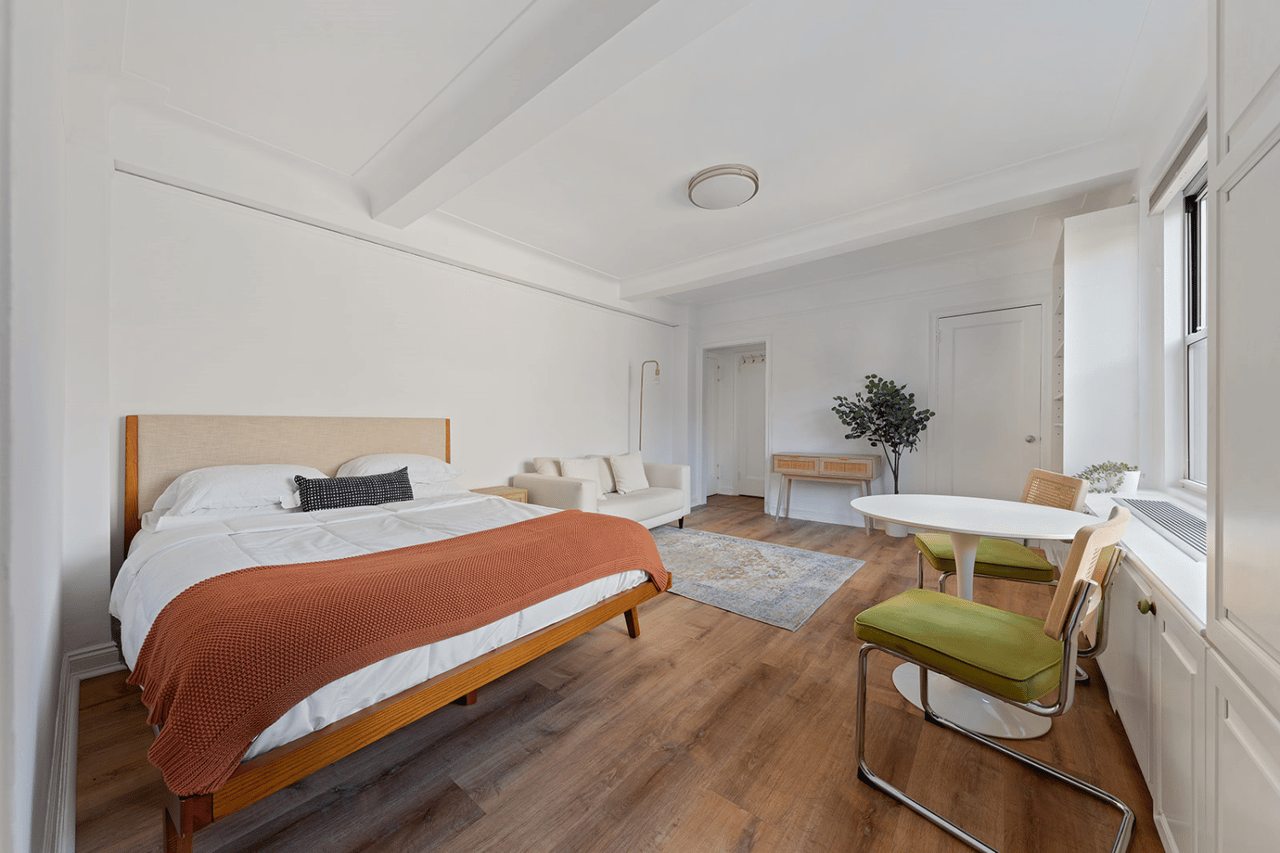 70 Remsen Street Unit: 9E