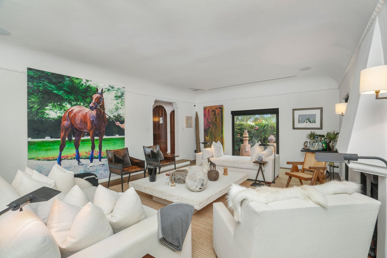 7939 Hillside Ave, Hollywood Hills