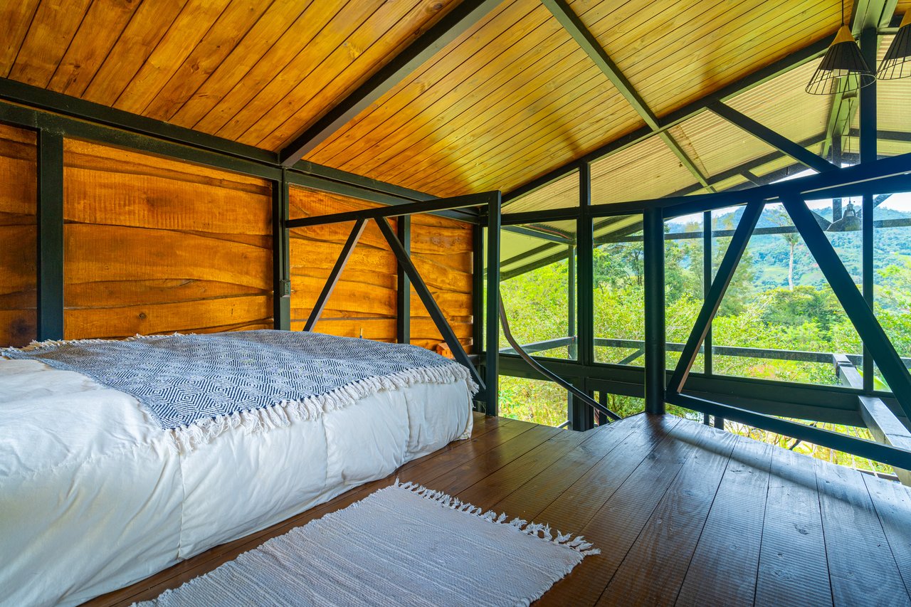 Off Grid Cabin - San Vito with Amazing Mountain Views