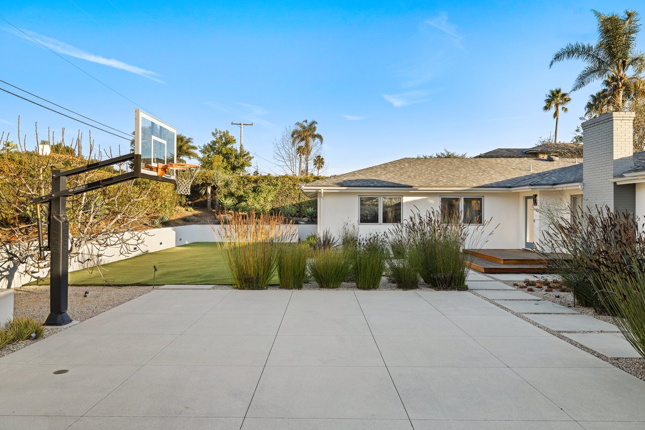 1522 Knoll Circle Drive