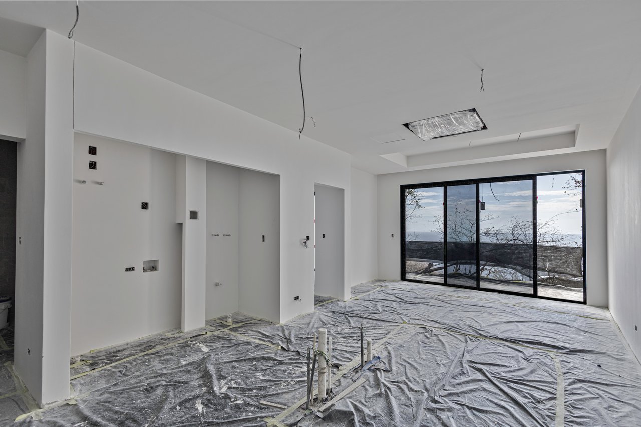 Brand New West Facing Top-Floor Retreat #B408