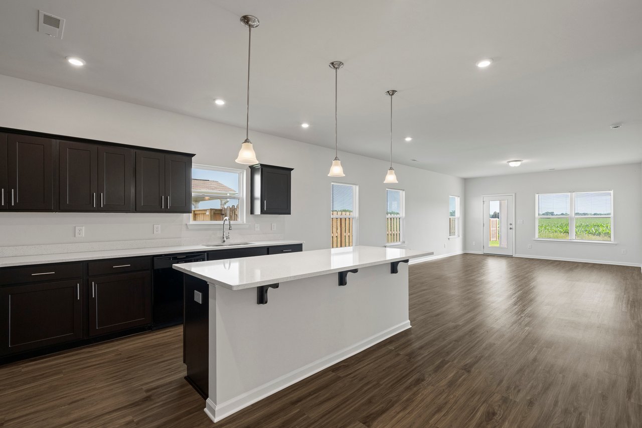 3-Bed, 2-Bath with Bonus Space & Mountain Views