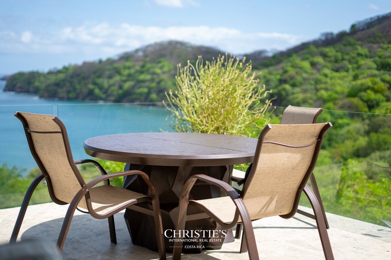 Glass House with Stunning Ocean Views and Award-Winning Design in Costa Rica, Guanacaste - Casa Holmes