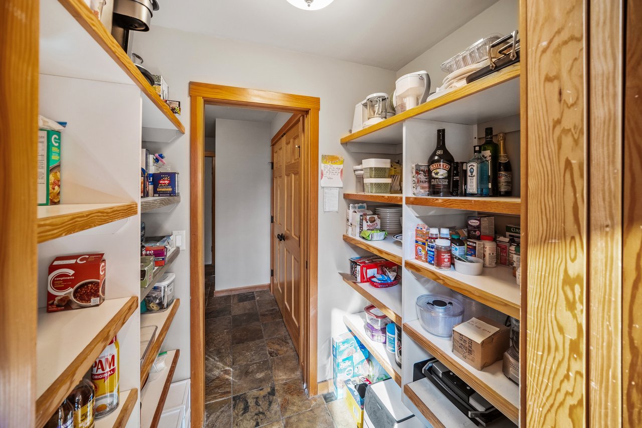 369 Eagle Heights