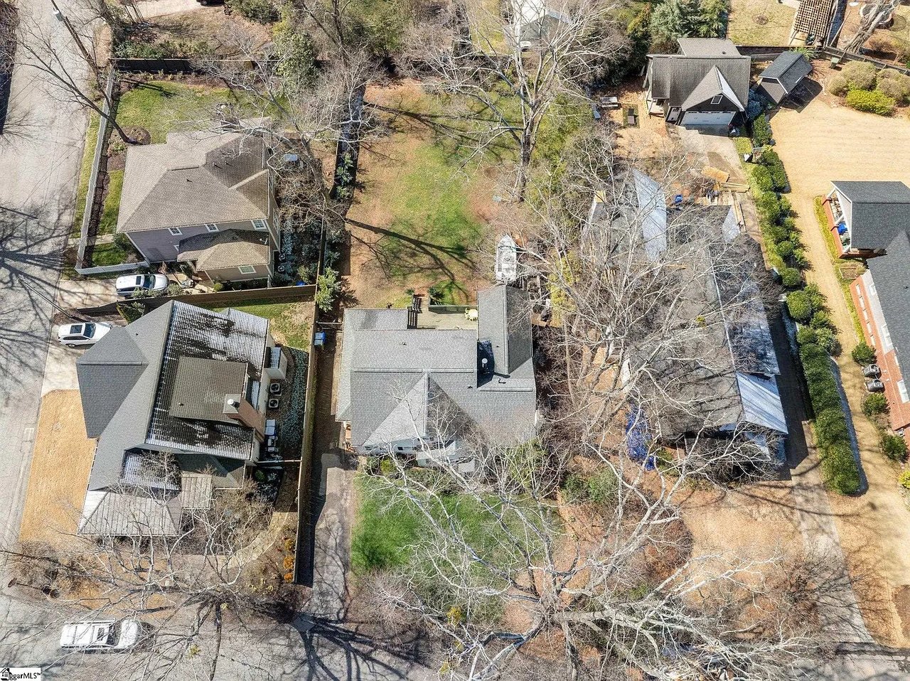 22 N Brookwood Dr