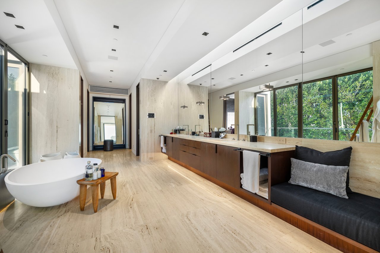 1305 Collingwood Pl